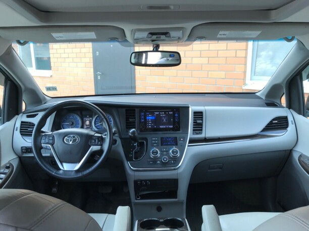 Toyota Sienna III (XL30), 7 мест, 2016 г.