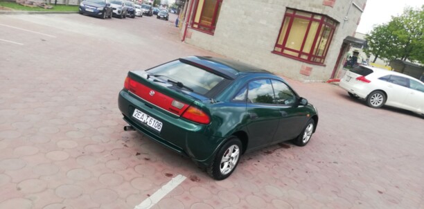 Mazda 323F, 1999 г.