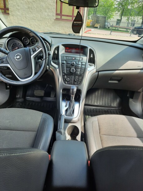 Opel Astra J, 2011 г.