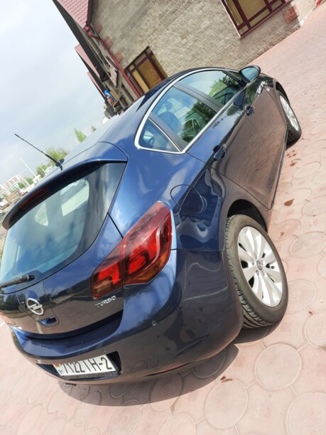 Opel Astra J, 2011 г.