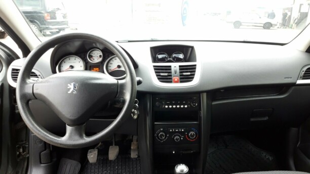 Peugeot 207 I · Рестайлинг, 2010 г.