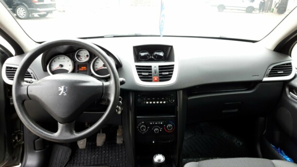 Peugeot 207 I · Рестайлинг, 2010 г.