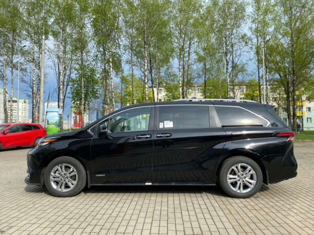 Toyota Sienna III (XL30), 7 мест, 2021 г.