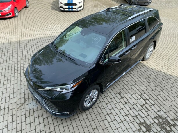 Toyota Sienna III (XL30), 7 мест, 2021 г.