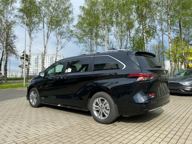 Toyota Sienna III (XL30), 7 мест, 2021 г.