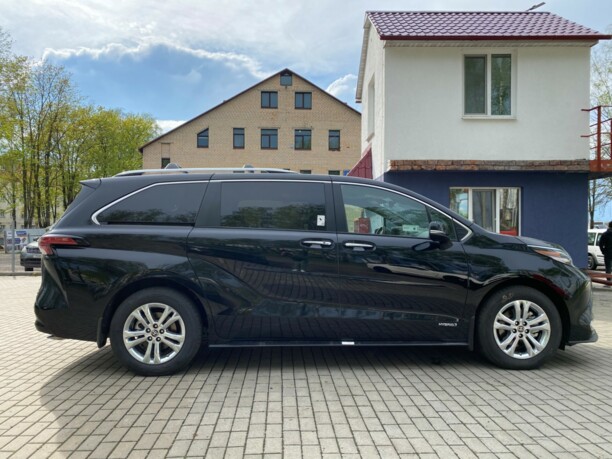 Toyota Sienna III (XL30), 7 мест, 2021 г.