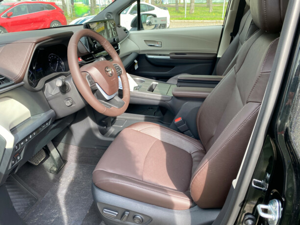 Toyota Sienna III (XL30), 7 мест, 2021 г.