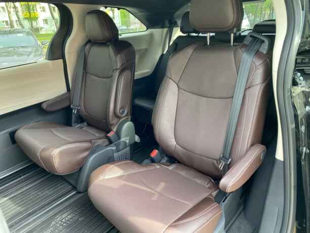 Toyota Sienna III (XL30), 7 мест, 2021 г.