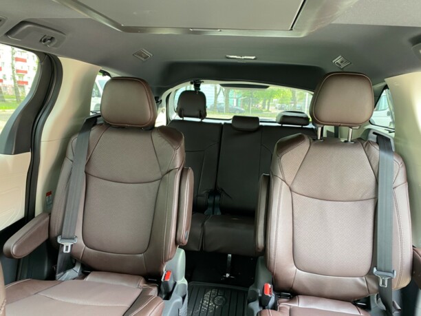Toyota Sienna III (XL30), 7 мест, 2021 г.