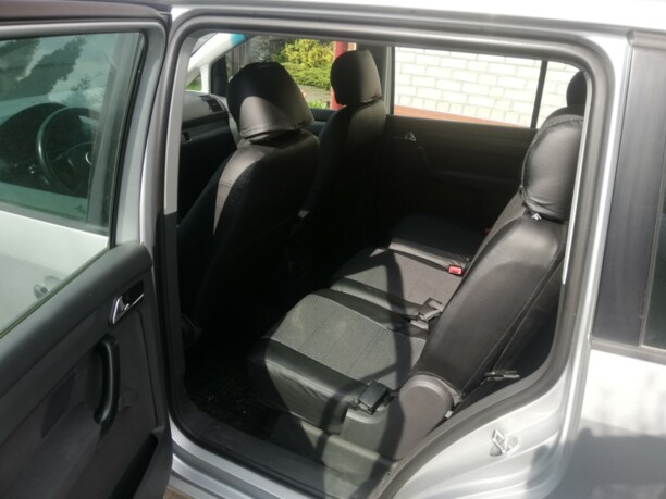 Volkswagen Touran I, 7 мест, 2003 г.