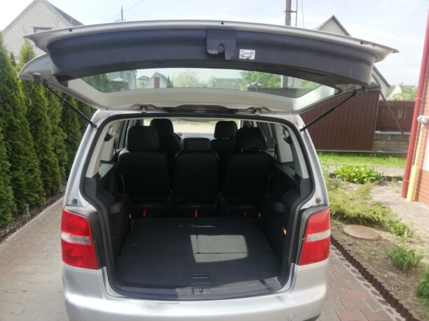 Volkswagen Touran I, 7 мест, 2003 г.