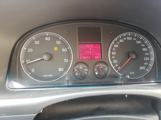 Volkswagen Touran I, 7 мест, 2003 г.