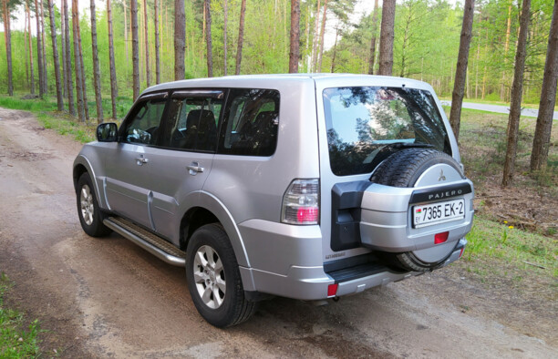Mitsubishi Pajero IV, 5 мест, 2010 г.