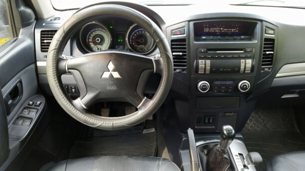 Mitsubishi Pajero IV, 5 мест, 2010 г.