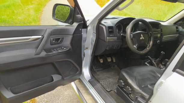Mitsubishi Pajero IV, 5 мест, 2010 г.