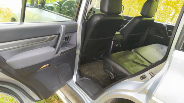 Mitsubishi Pajero IV, 5 мест, 2010 г.