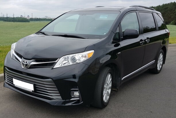 Toyota Sienna III (XL30), 7 мест, 2017 г.