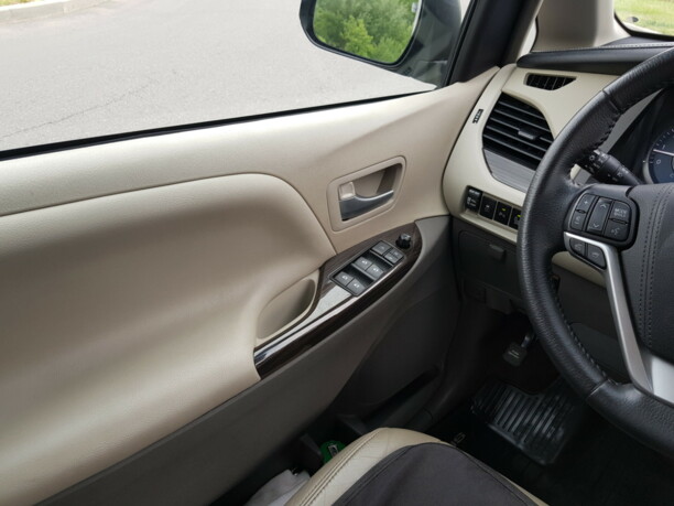 Toyota Sienna III (XL30), 7 мест, 2017 г.