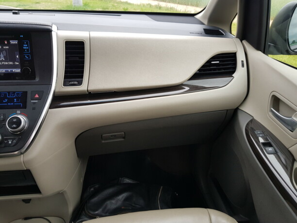Toyota Sienna III (XL30), 7 мест, 2017 г.
