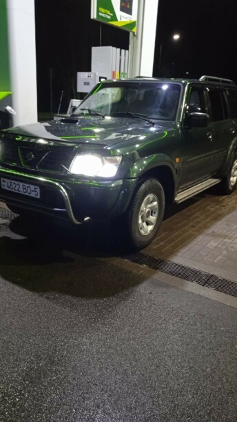Nissan Patrol Y61, 7 мест, 2000 г.