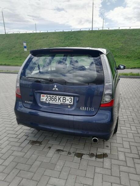 Mitsubishi Grandis, 7 мест, 2008 г.