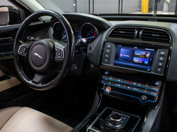 Jaguar XE, 2017 г.