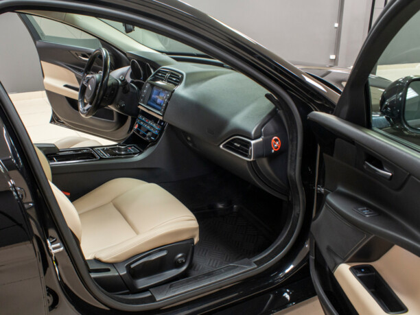 Jaguar XE, 2017 г.