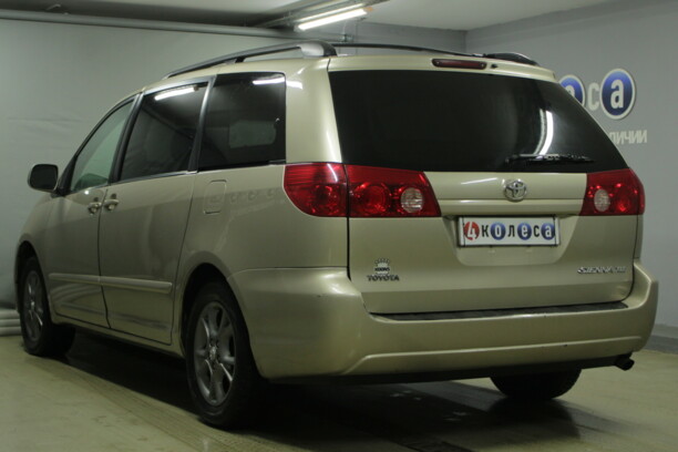 Toyota Sienna II (XL20) · Рестайлинг, 7 мест, 2006 г.