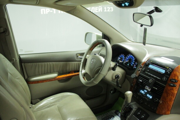 Toyota Sienna II (XL20) · Рестайлинг, 7 мест, 2006 г.