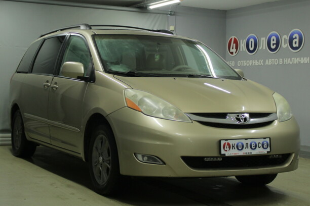 Toyota Sienna II (XL20) · Рестайлинг, 7 мест, 2006 г.