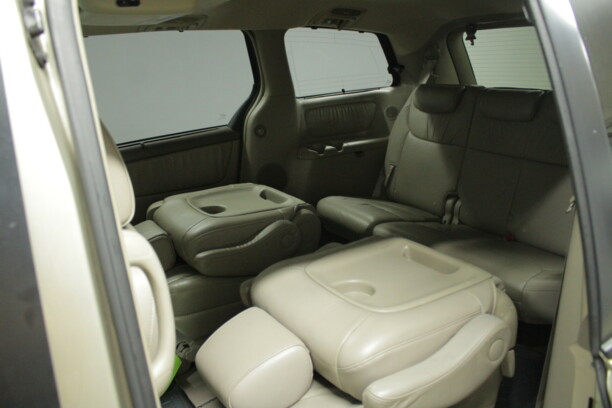 Toyota Sienna II (XL20) · Рестайлинг, 7 мест, 2006 г.