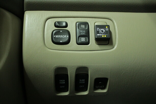 Toyota Sienna II (XL20) · Рестайлинг, 7 мест, 2006 г.
