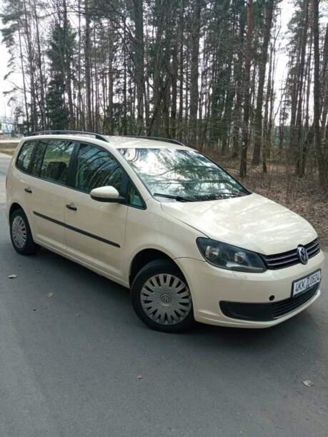 Volkswagen Touran II, 5 мест, 2012 г.