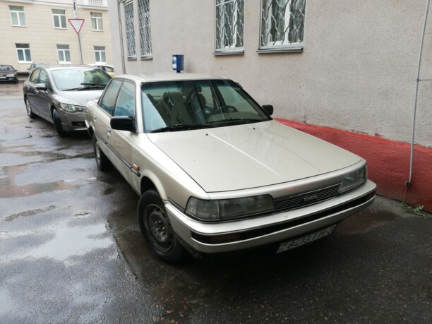 Toyota Camry V20, 1989 г.