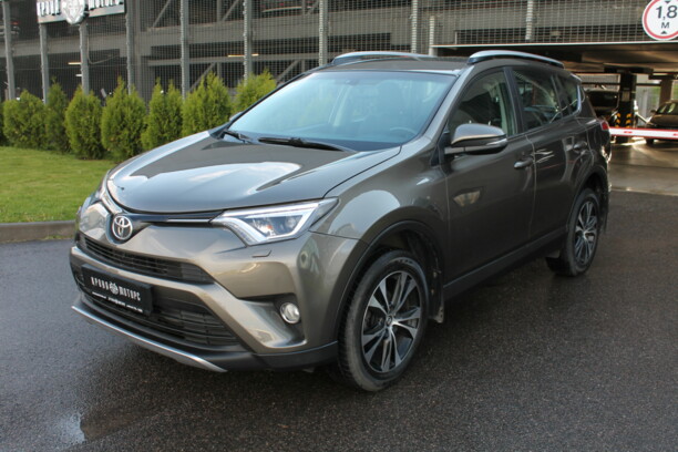 Toyota RAV4 IV (XA40) · Рестайлинг, 5 мест, 2017 г.