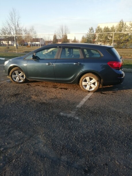 Opel Astra J, 2011 г.