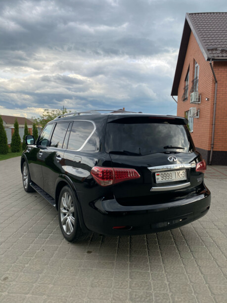 Infiniti QX56 II, 7 мест, 2010 г.