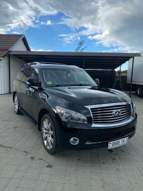 Infiniti QX56 II, 7 мест, 2010 г.
