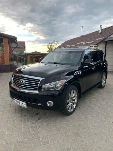 Infiniti QX56 II, 7 мест, 2010 г.