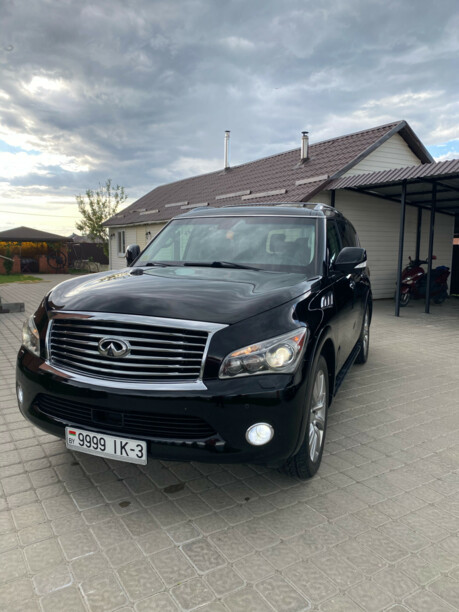 Infiniti QX56 II, 7 мест, 2010 г.