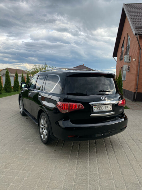 Infiniti QX56 II, 7 мест, 2010 г.