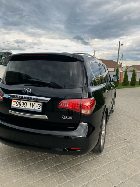 Infiniti QX56 II, 7 мест, 2010 г.