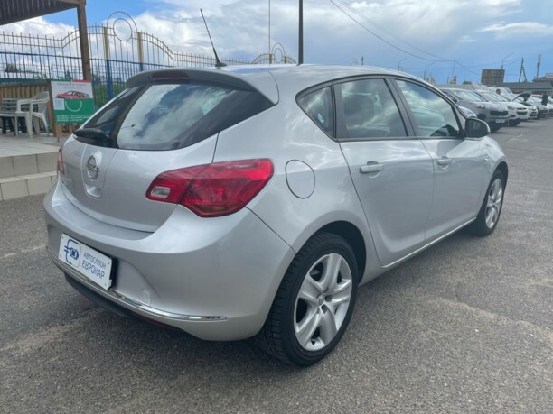 Opel Astra J, 2012 г.