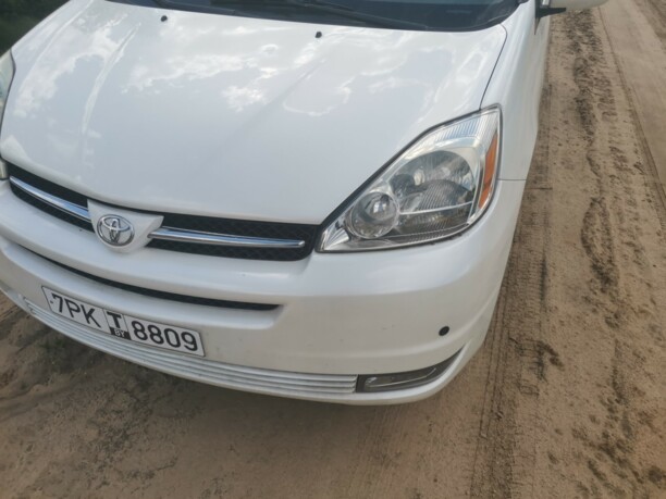 Toyota Sienna II (XL20), 7 мест, 2005 г.
