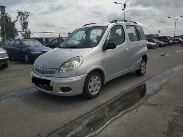 Toyota Yaris Verso, 2002 г.