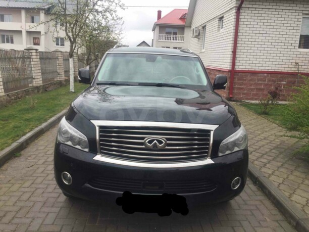 Infiniti QX56 II, 7 мест, 2010 г.