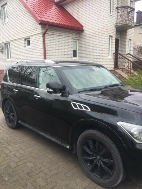 Infiniti QX56 II, 7 мест, 2010 г.