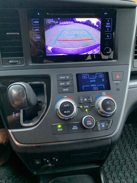 Toyota Sienna III (XL30), 7 мест, 2017 г.