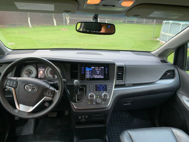 Toyota Sienna III (XL30), 7 мест, 2017 г.