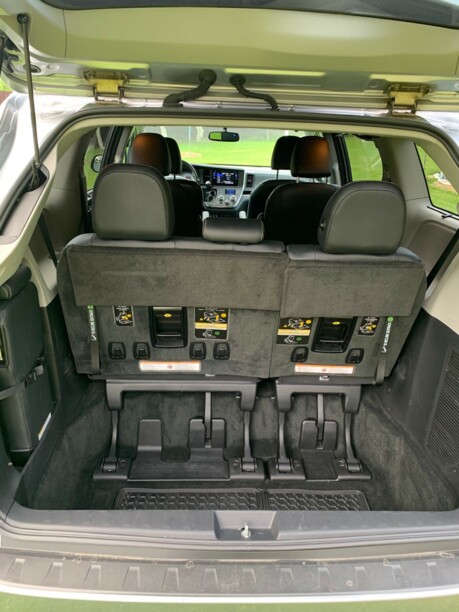 Toyota Sienna III (XL30), 7 мест, 2017 г.